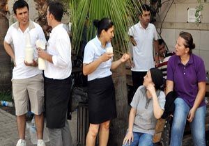 Antalya da 5 Yldzl Otelin 10 Personeli Zehirlendi 